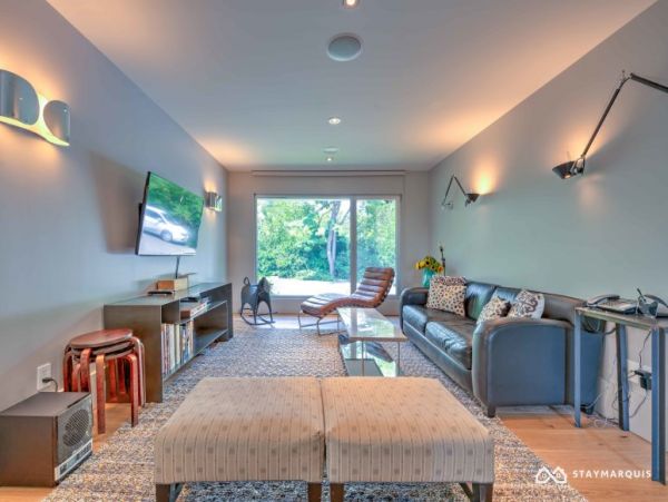 Hamptons Home 1020300