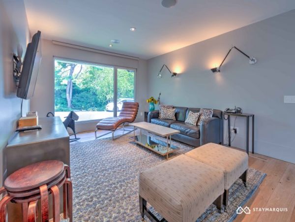 Hamptons Home 1020300