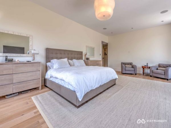 Hamptons Home 1020300