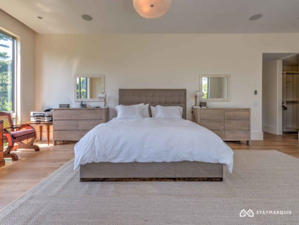 Hamptons Home 1020300