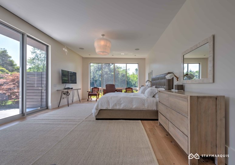 Hamptons Home 1020300