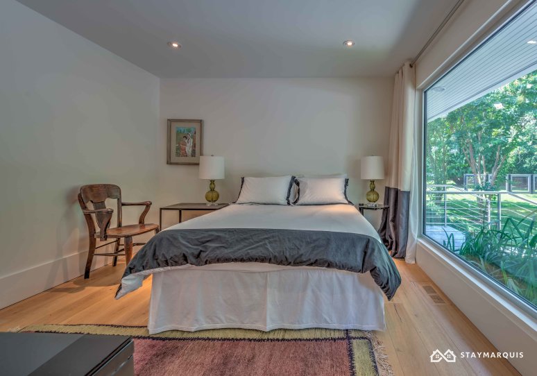 Hamptons Home 1020300