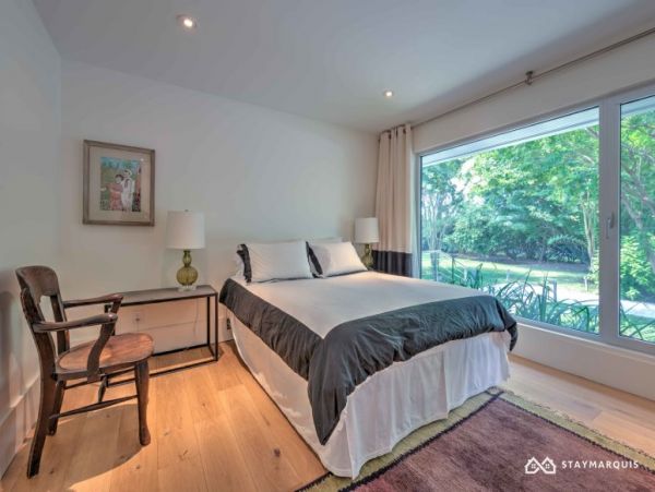 Hamptons Home 1020300