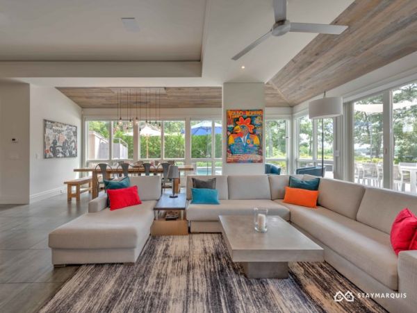 Hamptons Home 1020301