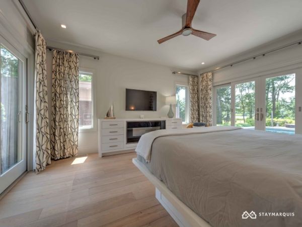 Hamptons Home 1020301