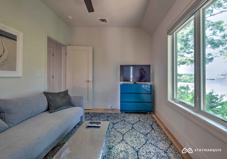 Hamptons Home 1020301