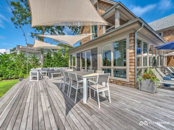 Hamptons Home 1020301