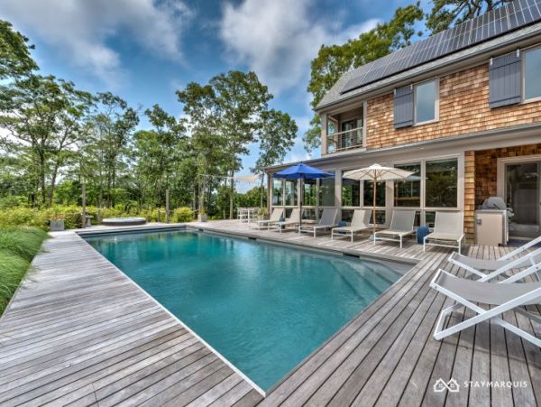 Hamptons Home 1020301