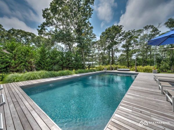 Hamptons Home 1020301