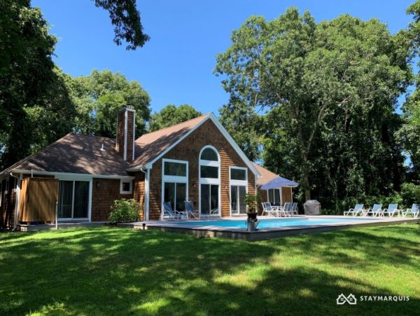 Hamptons Home 1020302