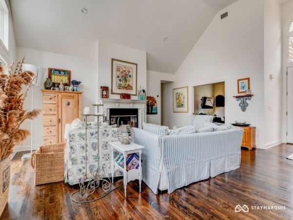 Hamptons Home 1020302