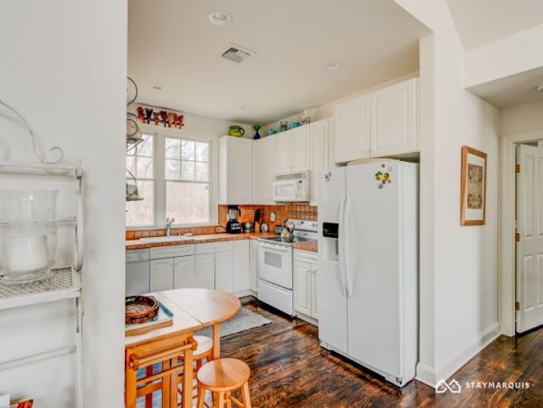 Hamptons Home 1020302