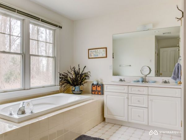Hamptons Home 1020302