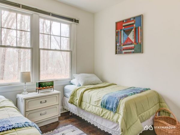Hamptons Home 1020302