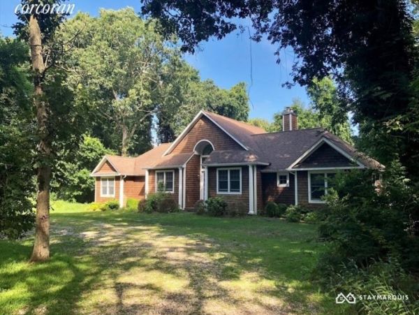 Hamptons Home 1020302