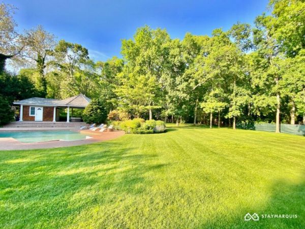 Hamptons Home 1020303