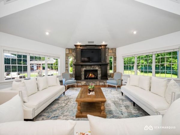 Hamptons Home 1020303