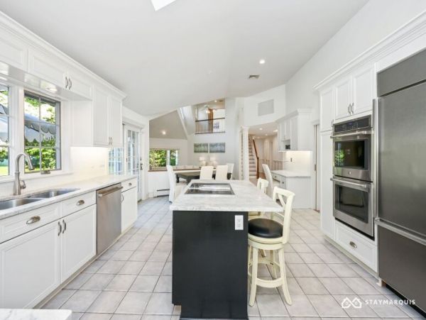 Hamptons Home 1020303