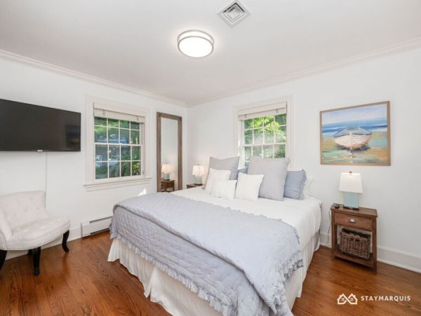 Hamptons Home 1020303