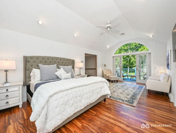 Hamptons Home 1020303