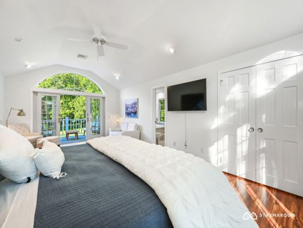 Hamptons Home 1020303