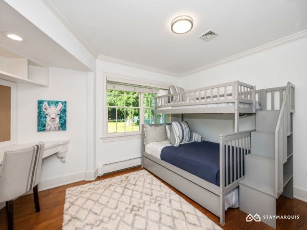 Hamptons Home 1020303