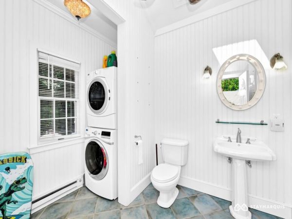 Hamptons Home 1020303