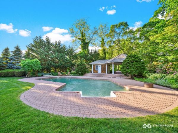 Hamptons Home 1020303
