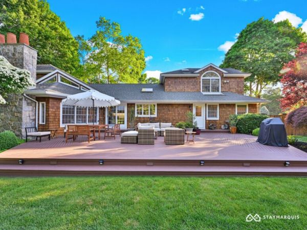 Hamptons Home 1020303