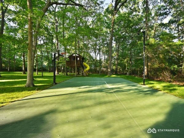 Hamptons Home 1020303