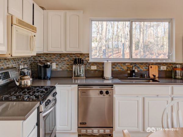 Hamptons Home 1020305