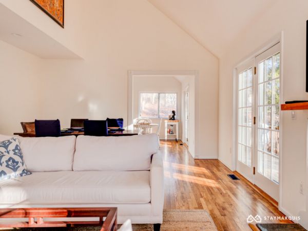 Hamptons Home 1020305