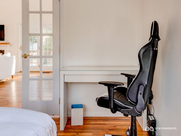 Hamptons Home 1020305
