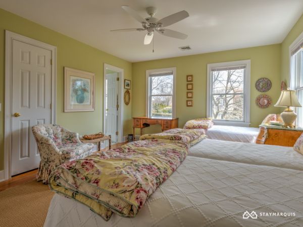 Hamptons Home 1020307