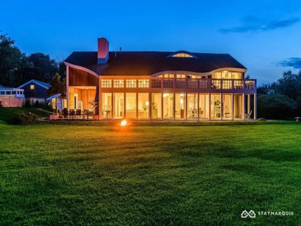 Hamptons Home 1020309