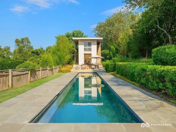 Hamptons Home 1020309