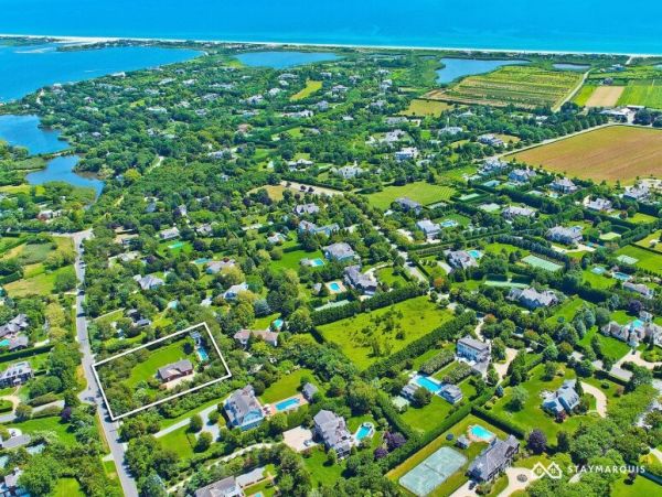 Hamptons Home 1020309
