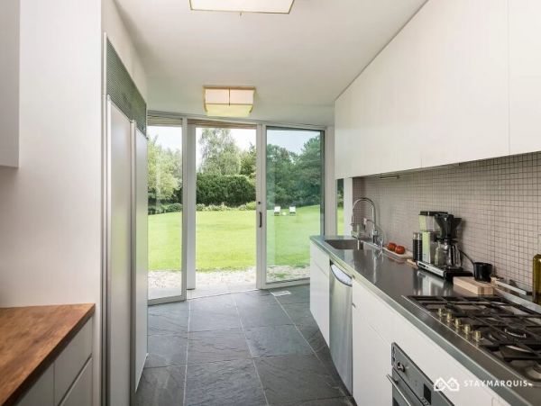 Hamptons Home 1020309