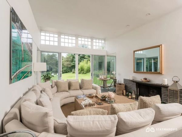 Hamptons Home 1020309