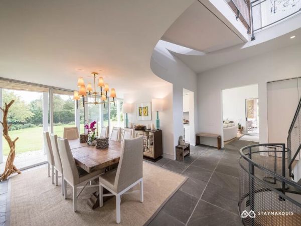 Hamptons Home 1020309