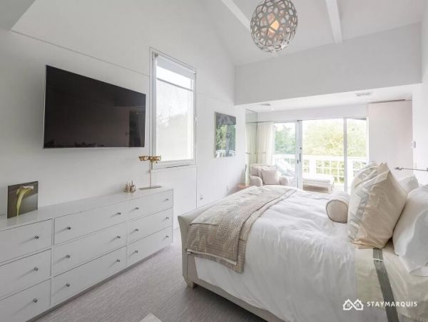 Hamptons Home 1020309