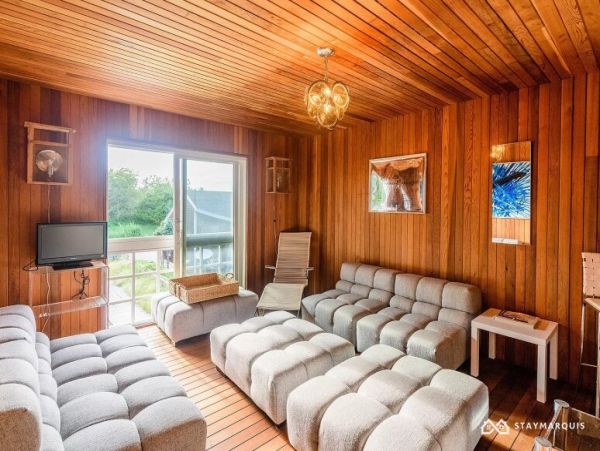 Hamptons Home 1020309