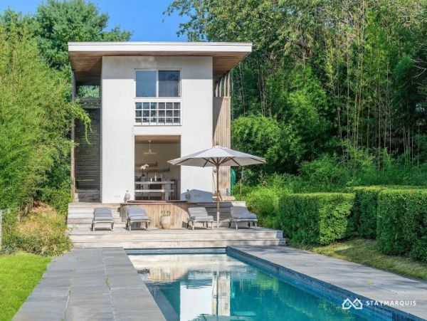 Hamptons Home 1020309