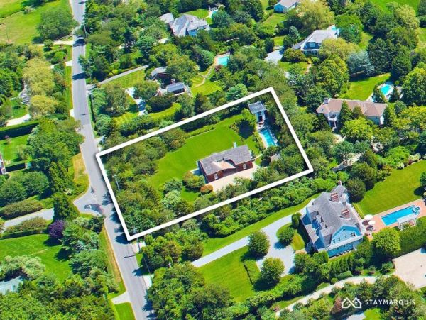 Hamptons Home 1020309
