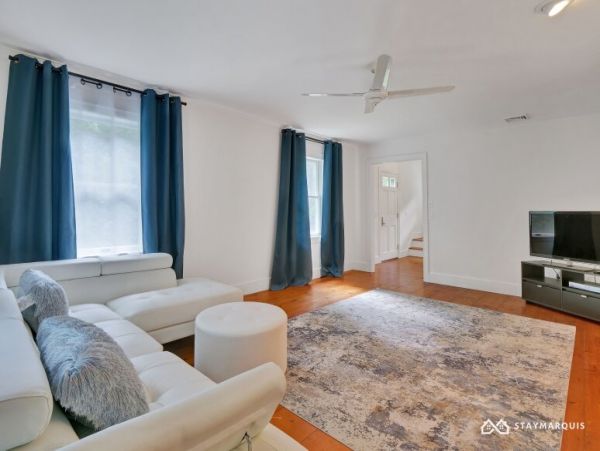 Hamptons Home 1020310