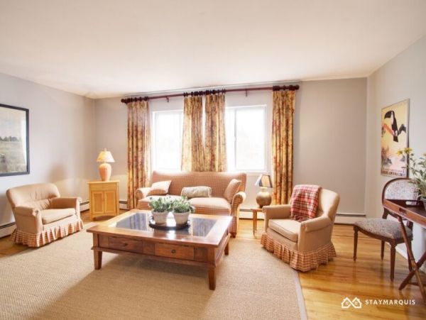 Hamptons Home 1020311