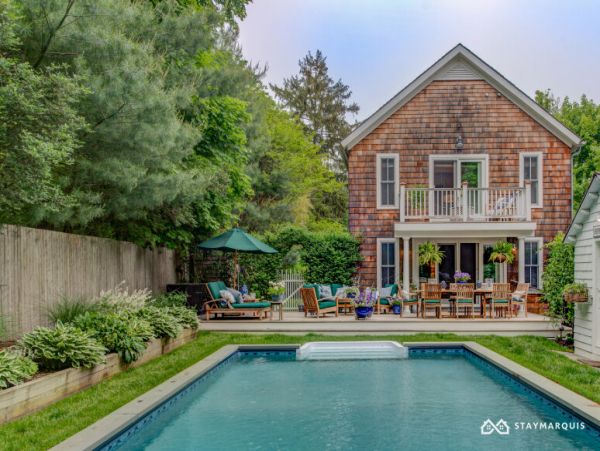 Hamptons Home 1020312