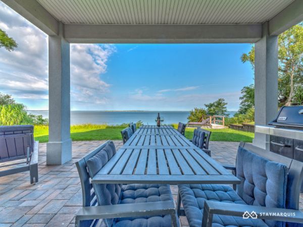 Hamptons Home 1020314