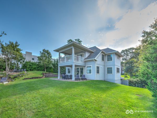 Hamptons Home 1020314