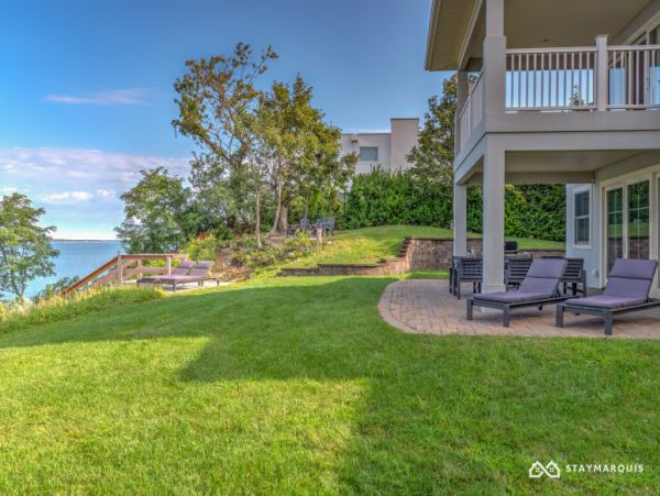 Hamptons Home 1020314